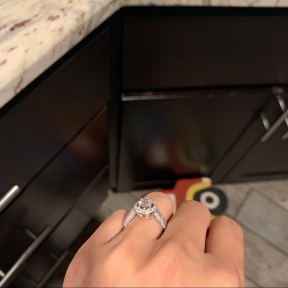 SOLD Diamond engagement ring - Picture 12 of 13